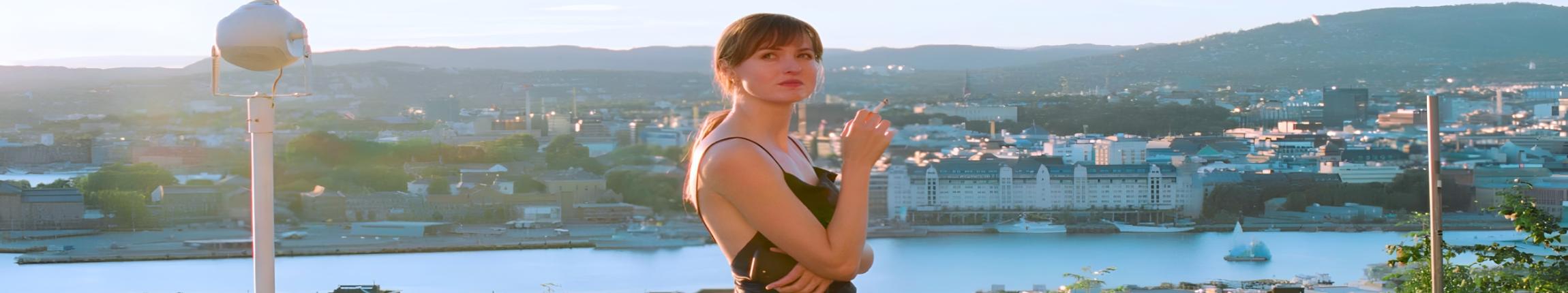 HEADER - JULIE (EN 12 CHAPITRES).jpg